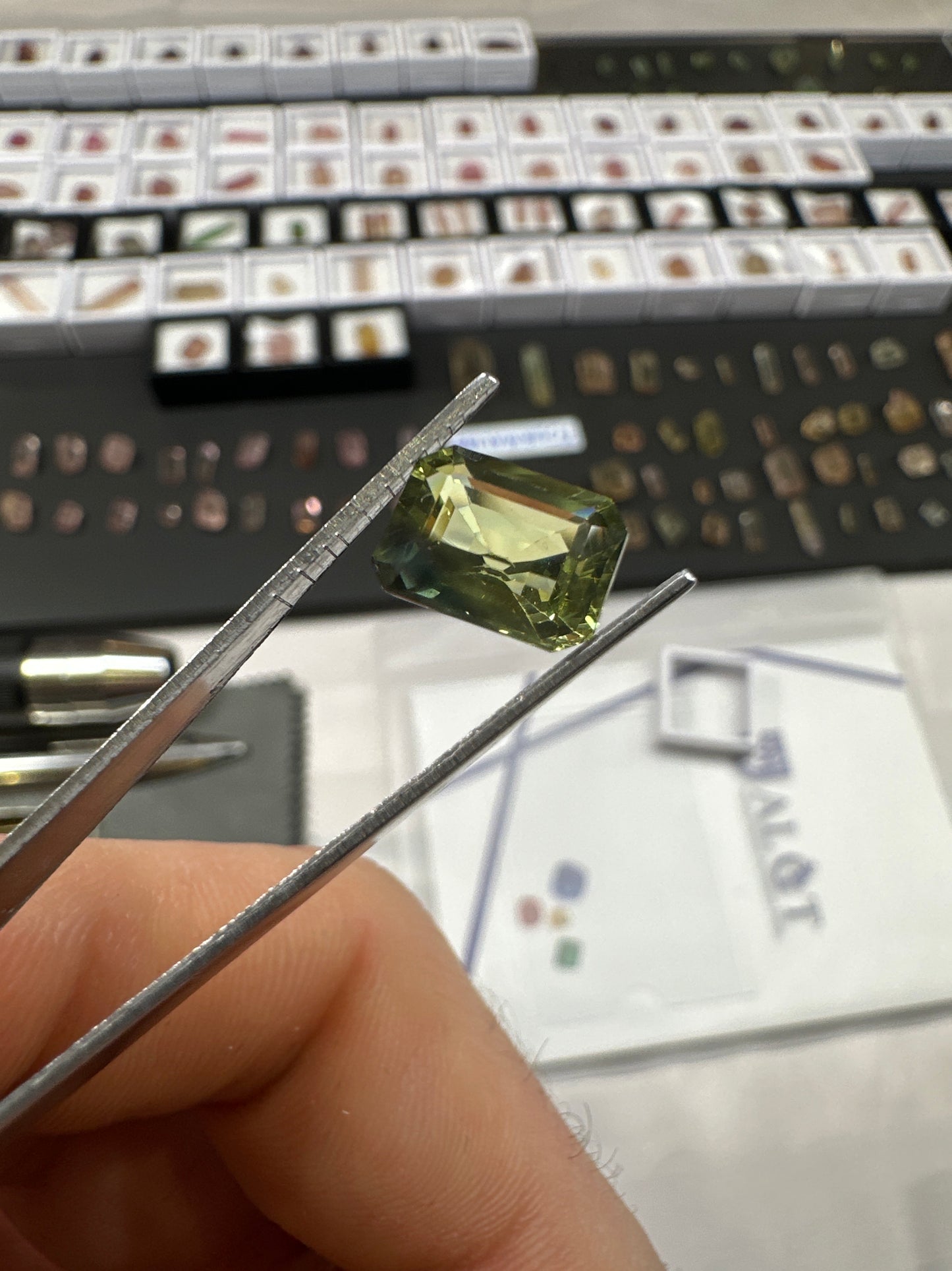 4.4ct Yellowish-Green Natural Sapphire