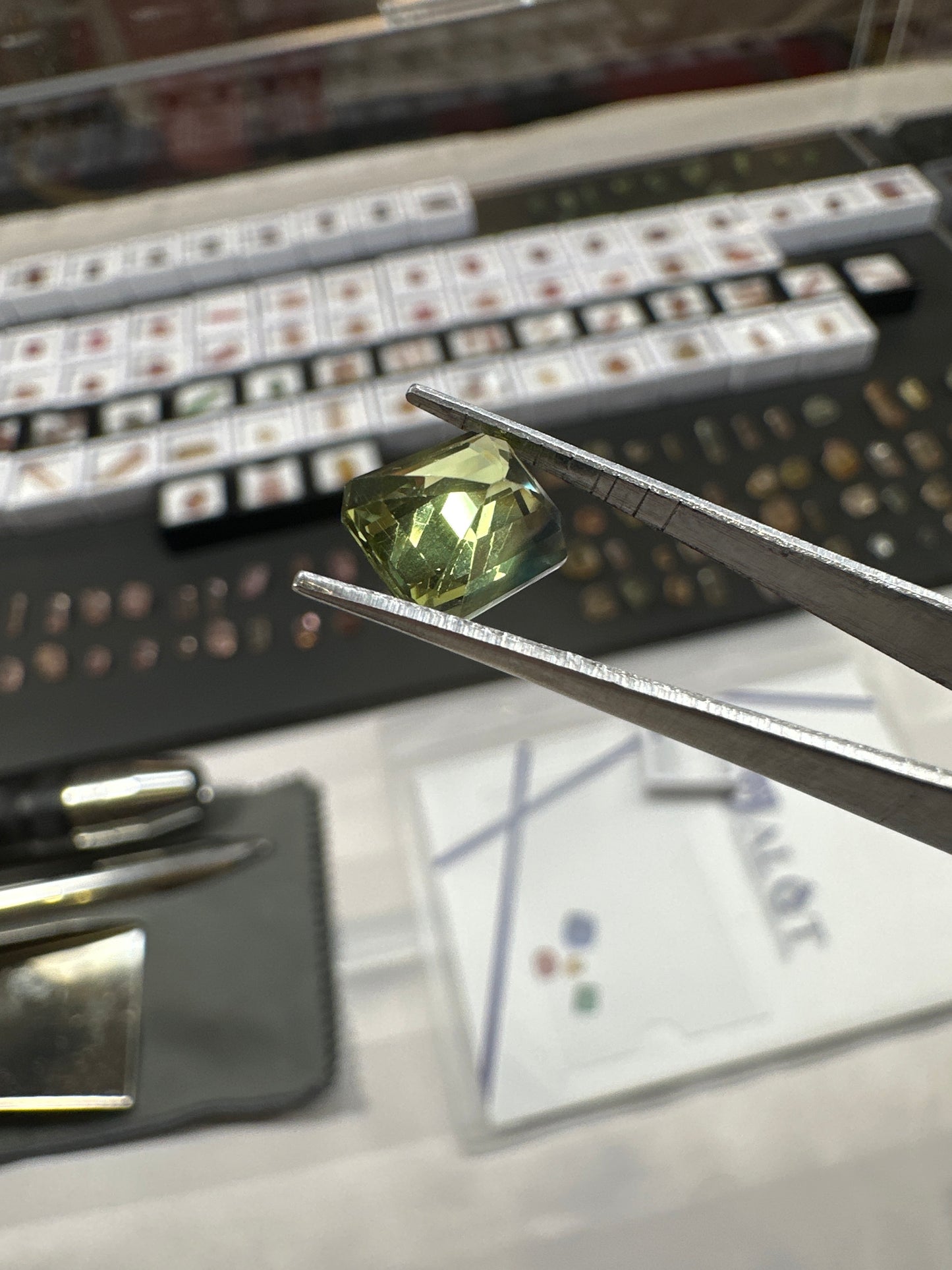 4.4ct Yellowish-Green Natural Sapphire