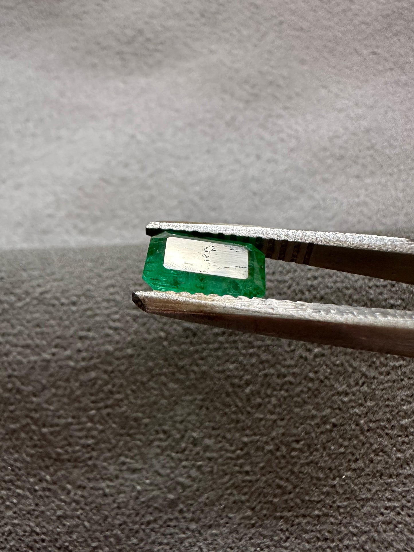 1.95ct Natural Emerald