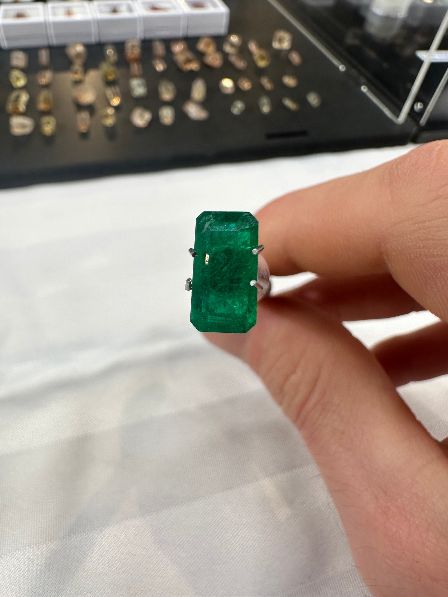 2.28 ct Natural Emerald