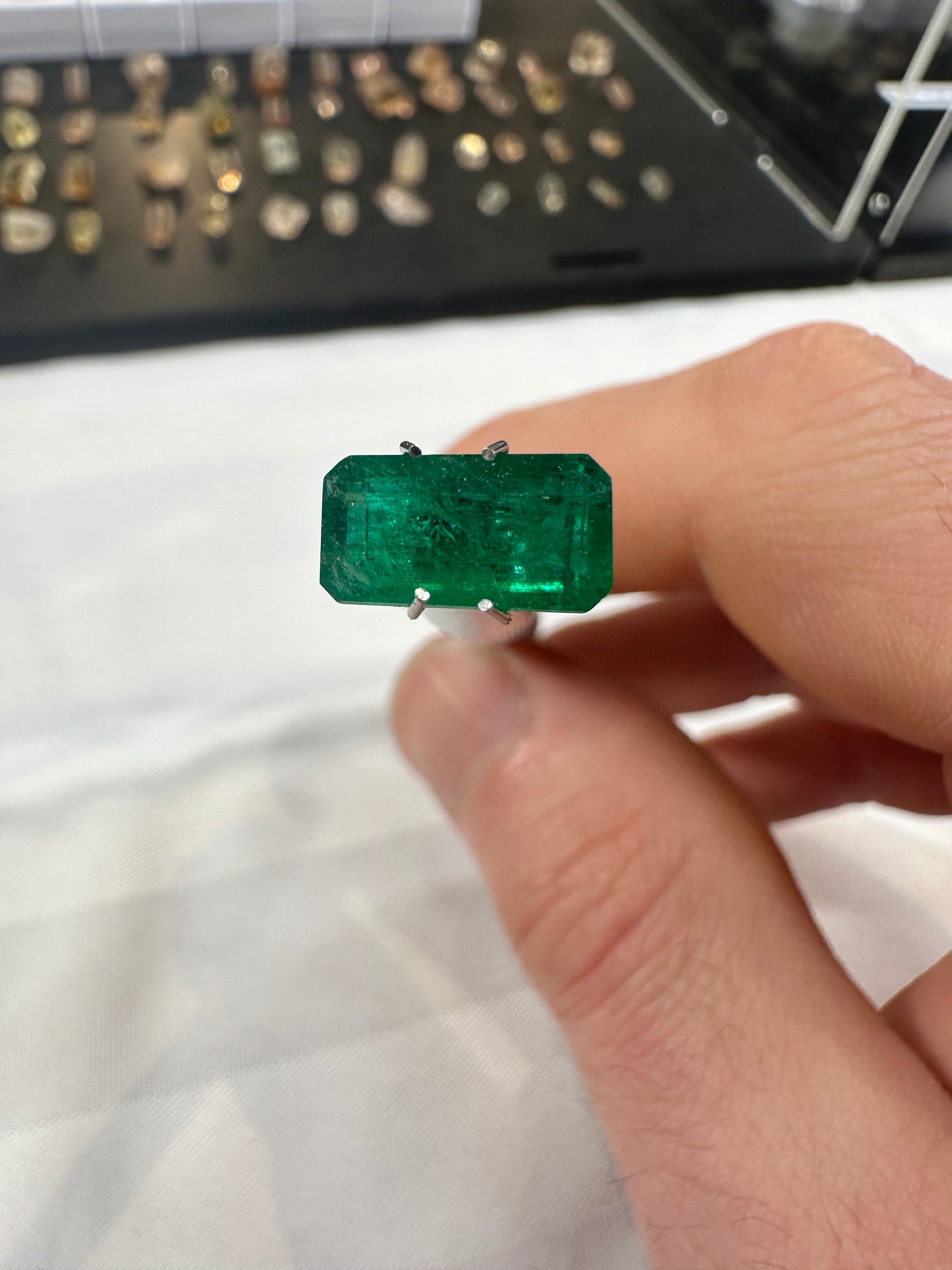 2.28 ct Natural Emerald