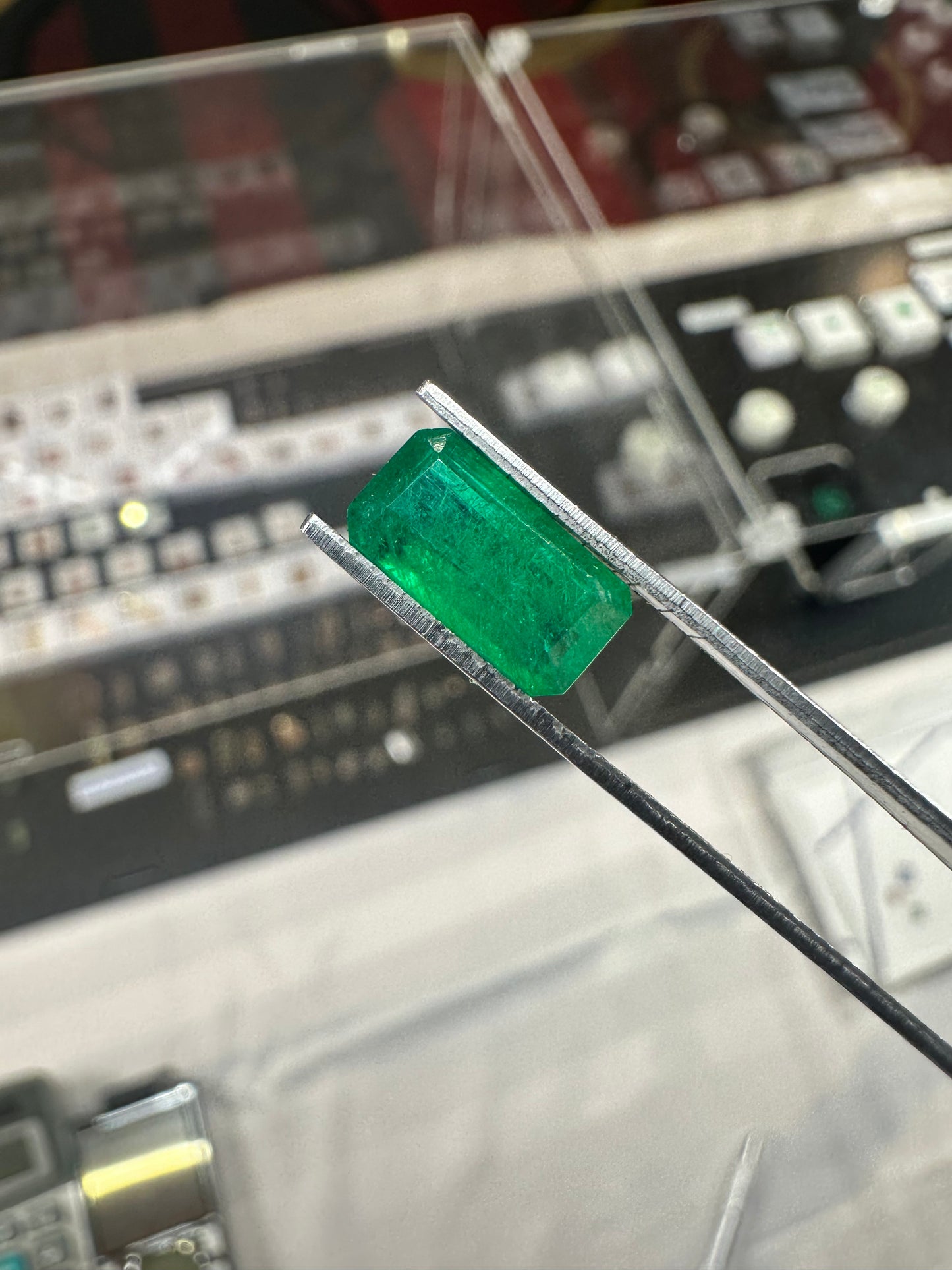 2.28 ct Natural Emerald